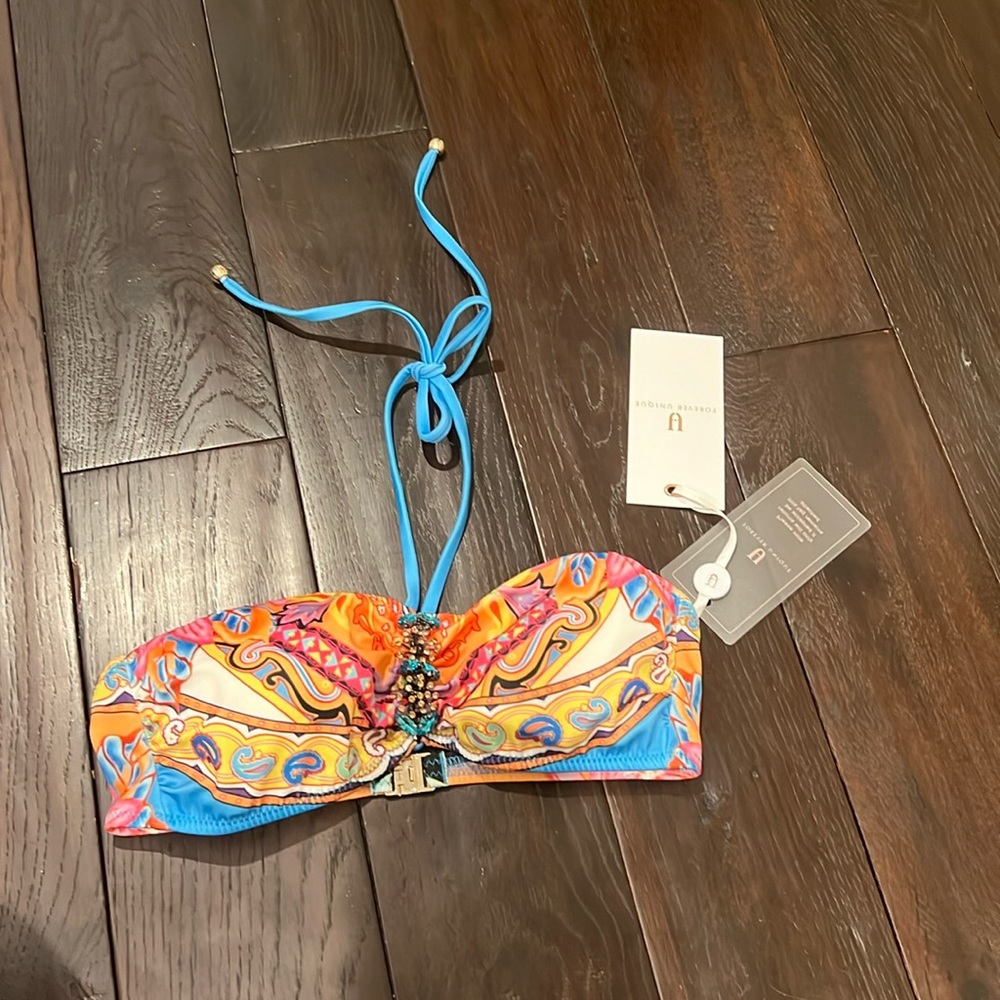 NWT FOREVER UNIQUE BIKINI TOP